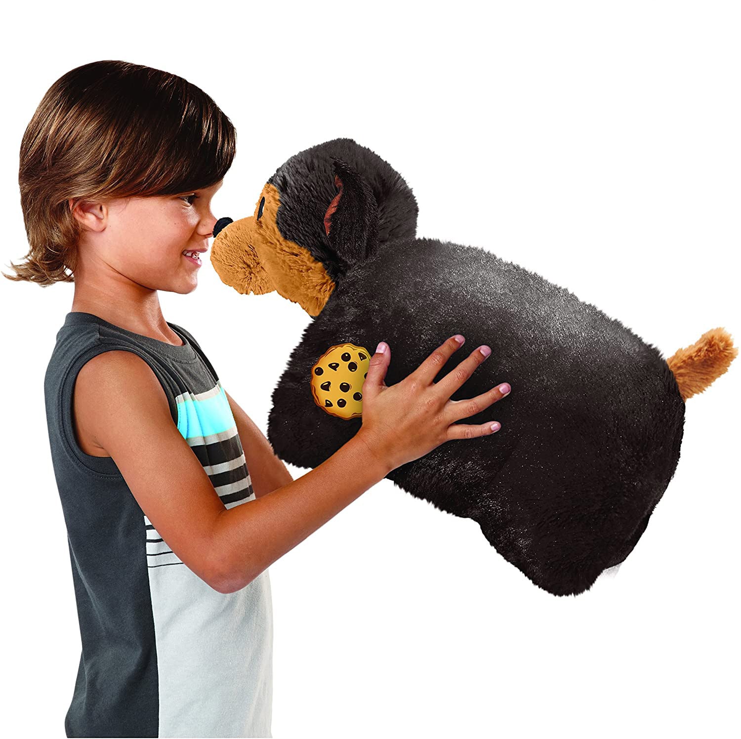 Sensorii's scented toys - Boy carrying Sensorii's scented teddy with cookie smell
